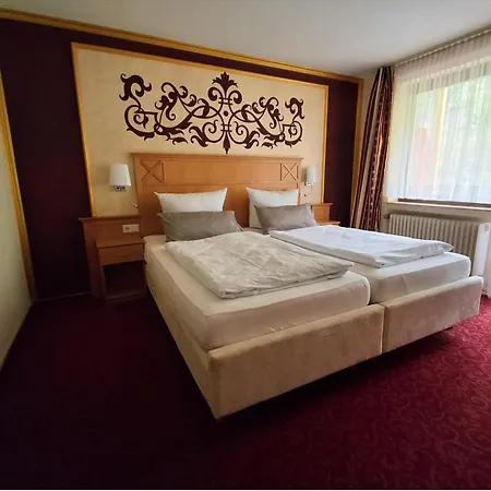 Parkhotel Hotel *